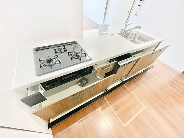 使いやすさを優先したスライド式収納タイプ！