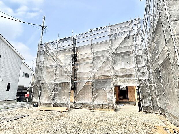 たっぷりの陽光と心地よい風が舞い込む住まい　