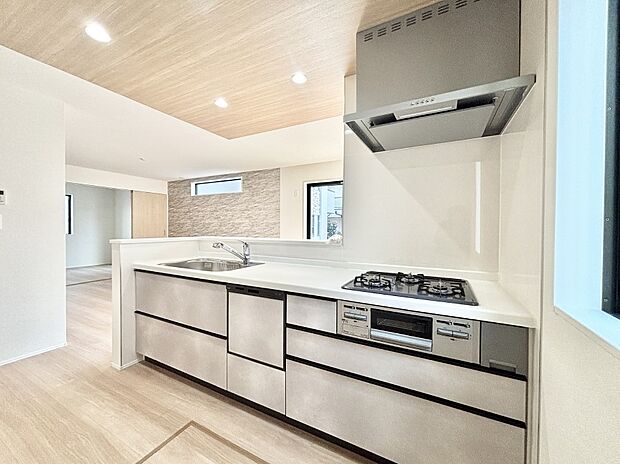 毎日使うキッチンだから、使いやすさ&お手入れのしやすさにこだわりました。