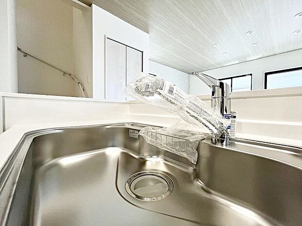 浄水器一体型のキッチンで洗い物用・料理用と切り替え簡単！