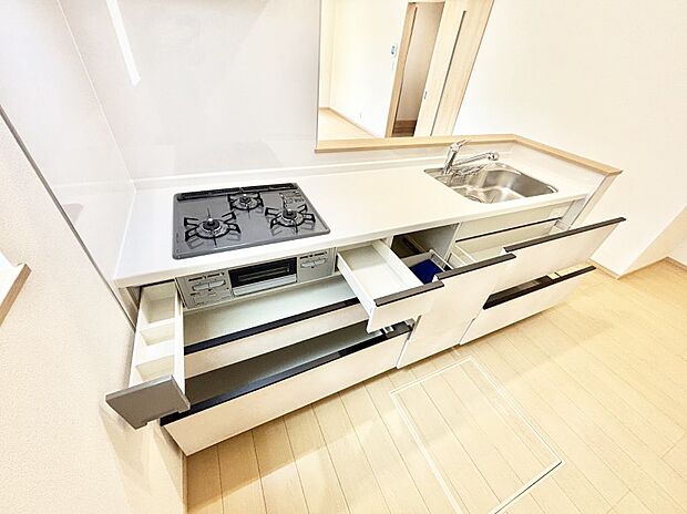 使いやすさを優先したスライド式収納タイプ！