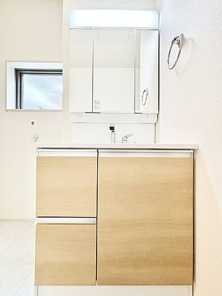 収納力と機能性に優れた洗面化粧台