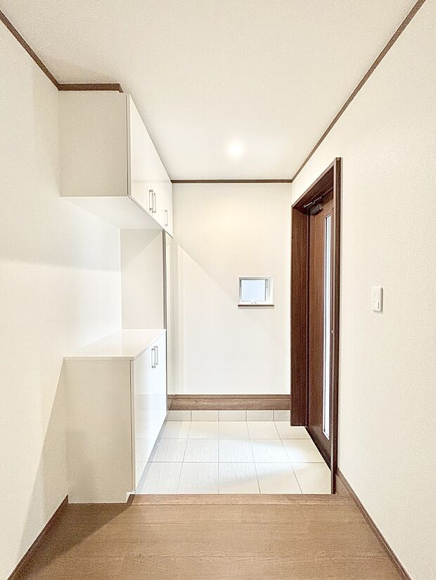 いつもきれいにしておきたい玄関ですね。  