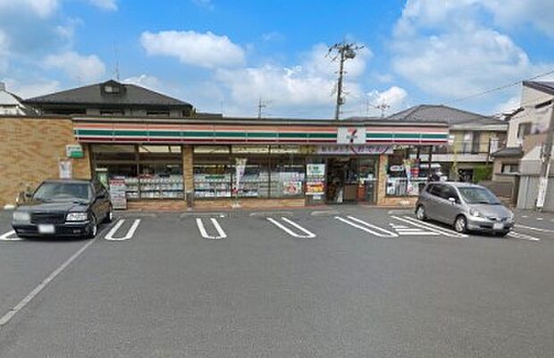 コンビニ 800m セブン-イレブン さいたま七里店