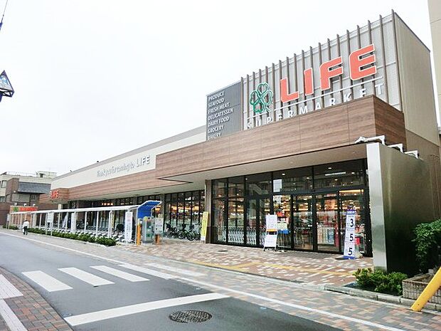 スーパー 800m ライフ蕨駅前店