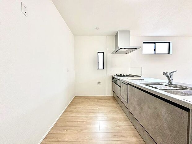 ゆとりあるキッチンではご家族と楽しくお料理ができます。