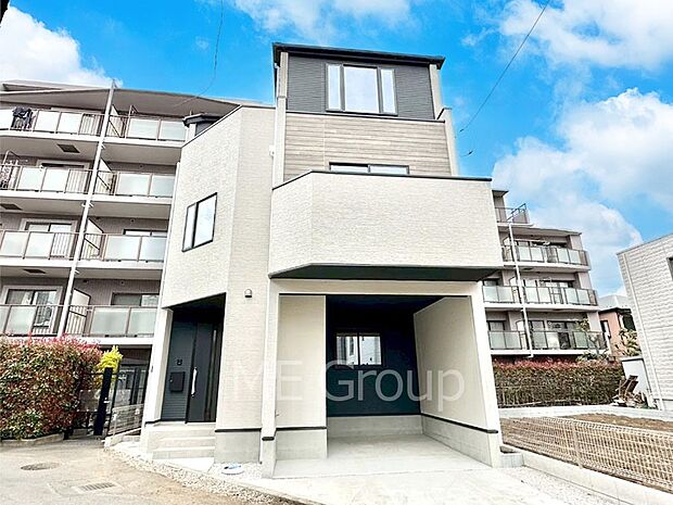 洗練された外観、上質な住空間が広がる室内は永く安心して過ごせる住居です。