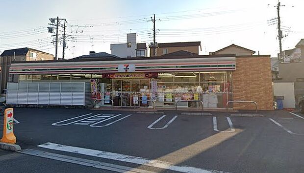 コンビニ 200m セブン-イレブン 蕨中央3丁目店