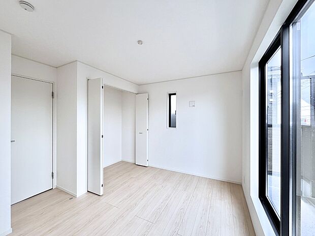 爽やかな日差しがお部屋全体を優しく包み込んでくれます