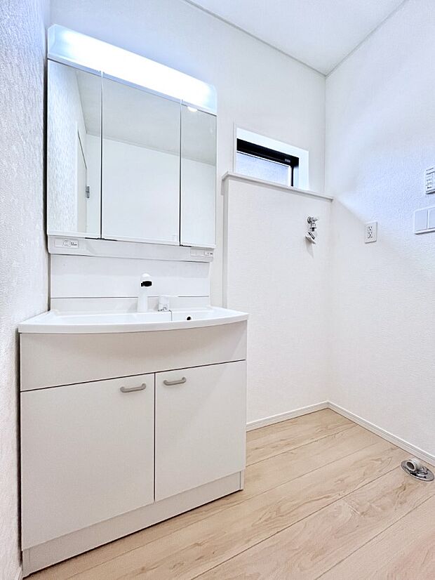 広々とゆとりのあるランドリースペース。