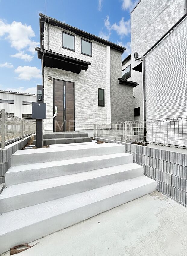 たっぷりの陽光と心地よい風が舞い込む住まい