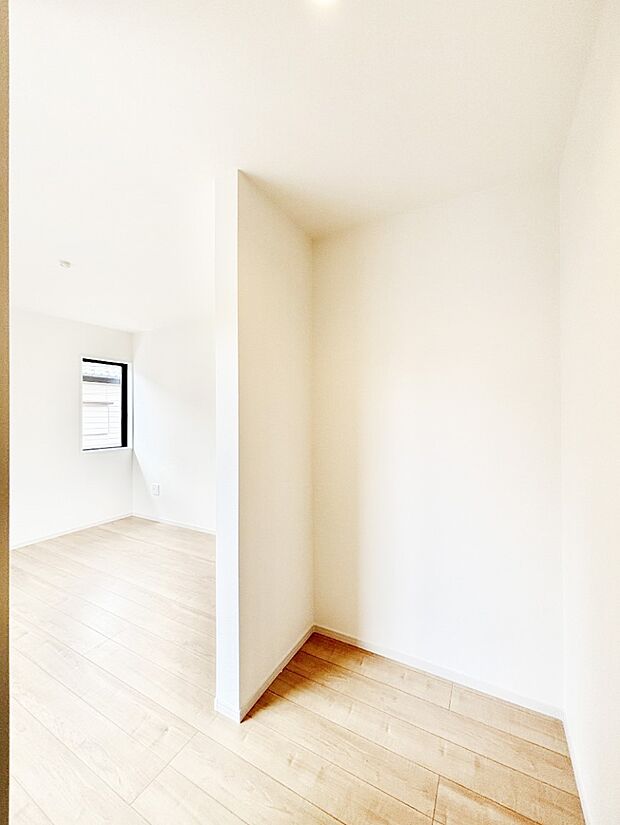 季節の衣類もスッキリ収納!大容量の収納力が魅力的なWIC付きです。