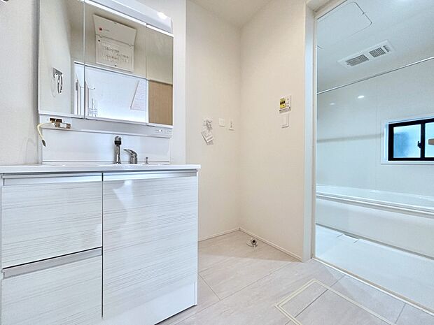 広々とゆとりのあるランドリースペース。