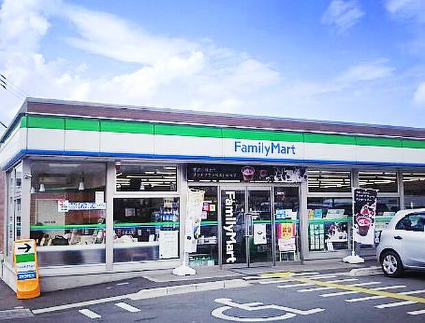 コンビニ 391m ファミリーマート 川越鯨井店