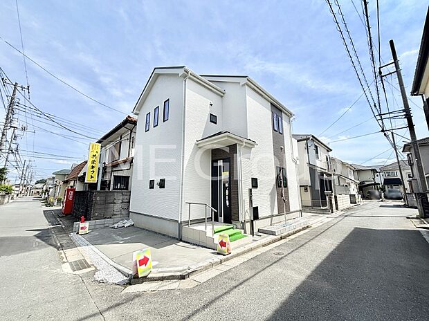 角地なので日当たりも良く、お家が堂々として見えます。