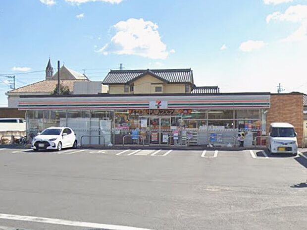 コンビニ 700m セブン-イレブン 越谷神明町2丁目店