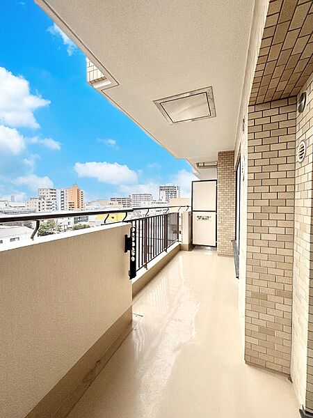 南向きの日当たりの良いバルコニー