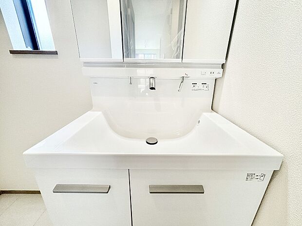 ハンドシャワー付き!使いやすい洗面台。