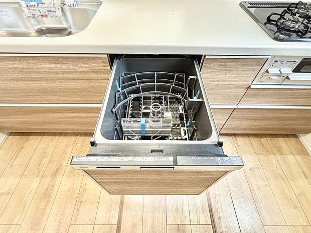 面倒なお片づけは食洗機にお任せ！家事の負担が減って、時間にも気持ちにもゆとりができます。