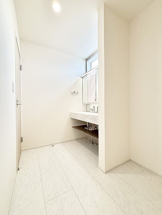 広々とゆとりのあるランドリースペース。  