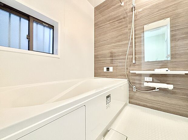 落ち着いた雰囲気でゆっくりお寛ぎいただけるバスルーム