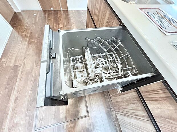 面倒なお片づけは食洗機にお任せ！家事の負担が減って、時間にも気持ちにもゆとりができます。