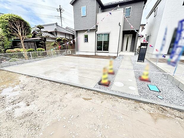 駐車2台可能！急なお客様の駐車に。また、ご家族の自転車スペースとしても大活躍。