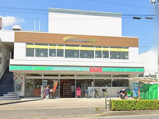 コンビニ 341m ローソンストア100 八潮中央店