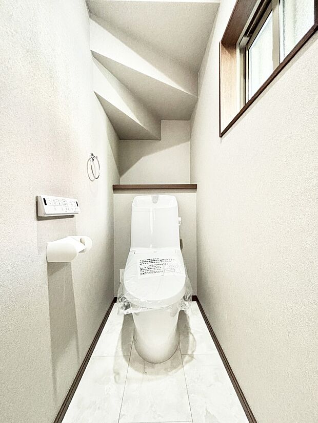 トイレは安心の2箇所！朝のバタバタも一安心です。 