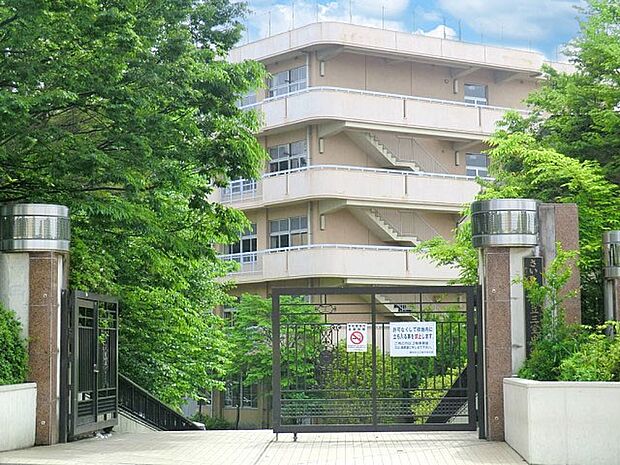 中学校 700m さいたま市立三室中学校