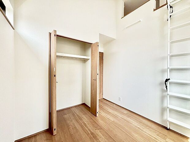 プライベート時間充実!お部屋を有効活用できるロフト付きのお部屋です。