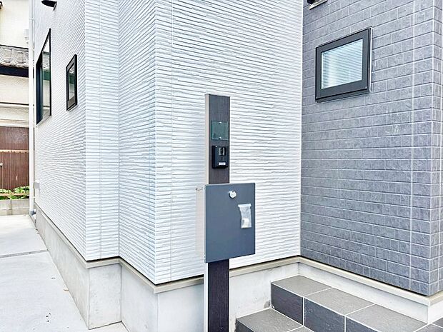 表札・インターホン・ポストをひとつに集約