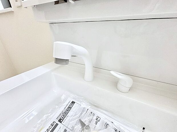 ハンドシャワー付き!使いやすい洗面台。