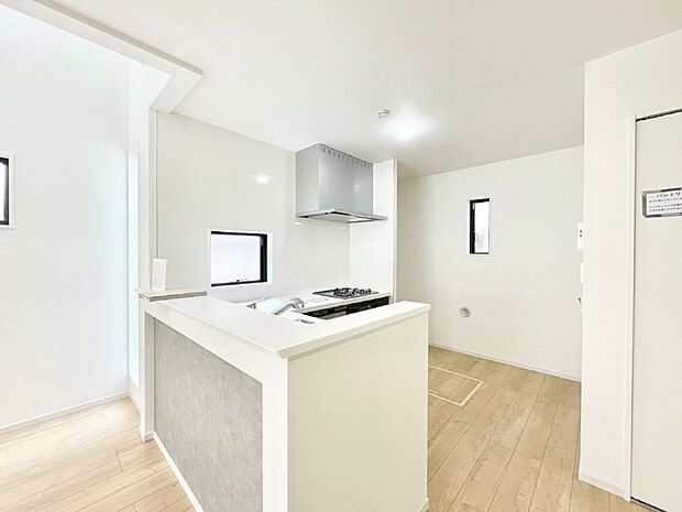 毎日使うキッチンだから、使いやすさ＆お手入れのしやすさにこだわりました。 