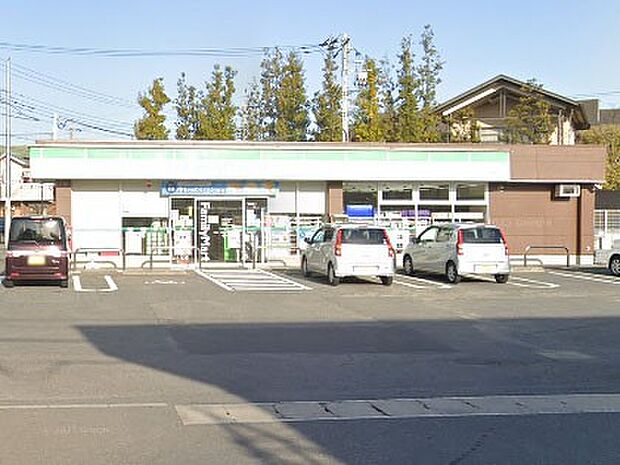 コンビニ 400m ファミリーマート 川越神明町店