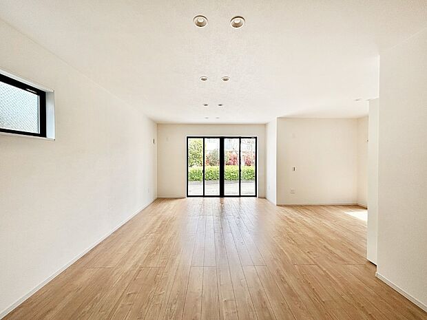 家族の笑顔が自然と生まれてくる、そんな雰囲気のダイニングに仕上がっています