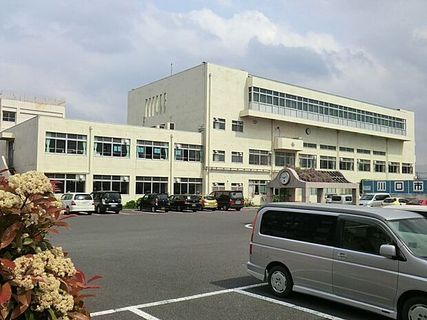 中学校 480m 川口市立元郷中学校
