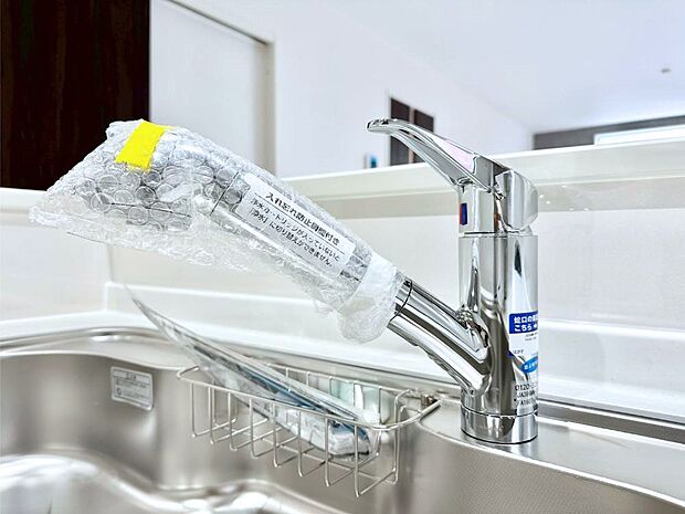 いつでも清潔なおいしいお水を。一つの水栓で水道水と浄水を使い分け。