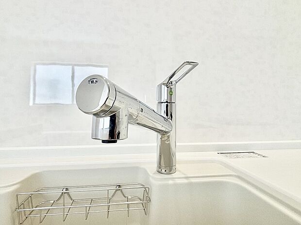 いつでも清潔なおいしいお水を。一つの水栓で水道水と浄水を使い分け。