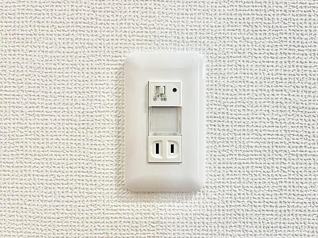 足元灯を設置して安全に配慮しました。