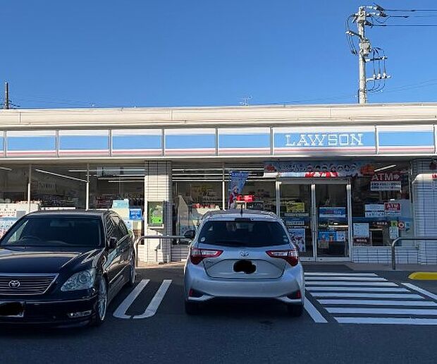 コンビニ 119m ローソン 八潮中央三丁目店