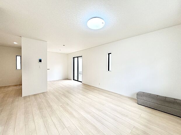 落ち着いた雰囲気のLDKは家族みんなの快適空間