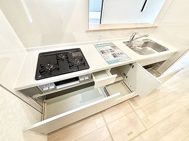 使いやすさを優先したスライド式収納タイプ!