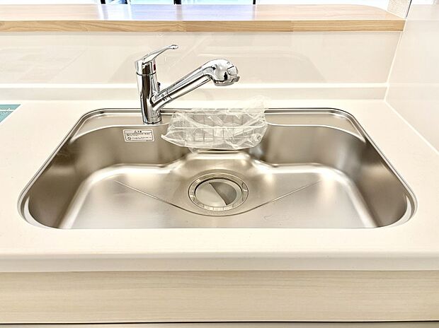 広々としたシンクでお料理やお皿洗いもラクラク快適に!