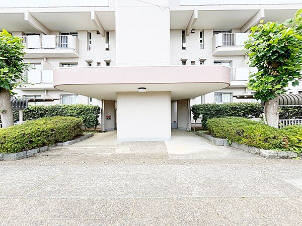 落ち着いた雰囲気のエントランス