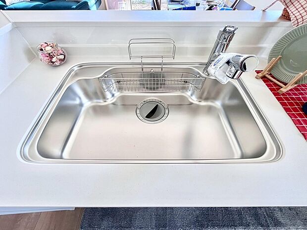 広々としたシンクでお料理やお皿洗いもラクラク快適に!