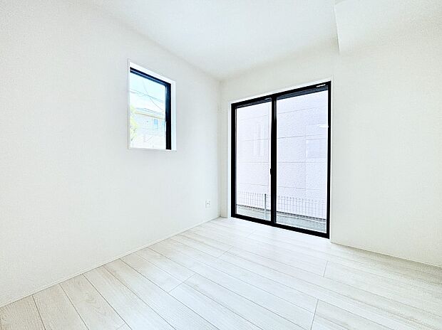 爽やかな日差しがお部屋全体を優しく包み込んでくれます