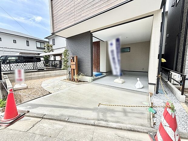 ビルトインタイプは大切なお車を傷や汚れから守ることができます。