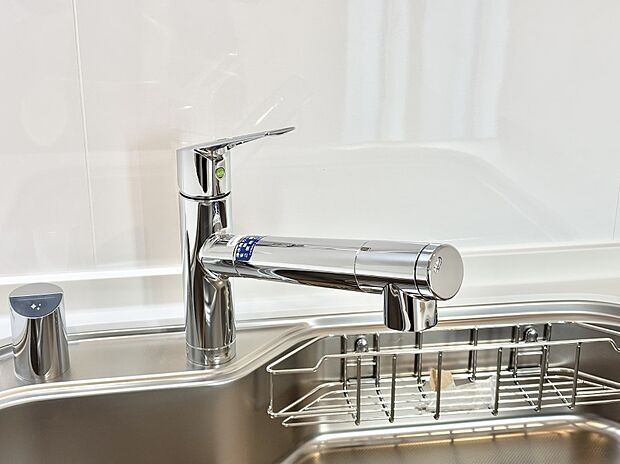 いつでも清潔なおいしいお水を。一つの水栓で水道水と浄水を使い分け。