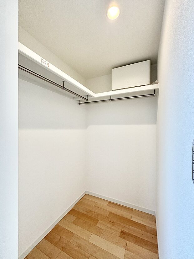 毎日の服選びが楽しくなるウォークインクローゼット